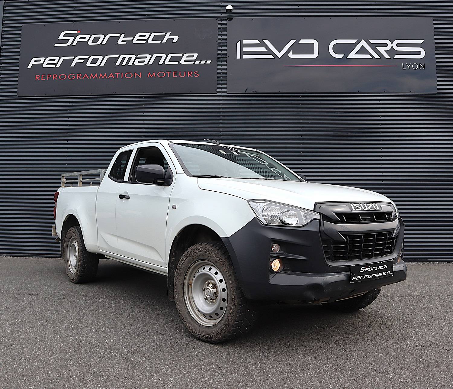 Ou faire une cartographie moteur pour avoir plus de puissance sur un ISUZU DMAX à Lyon