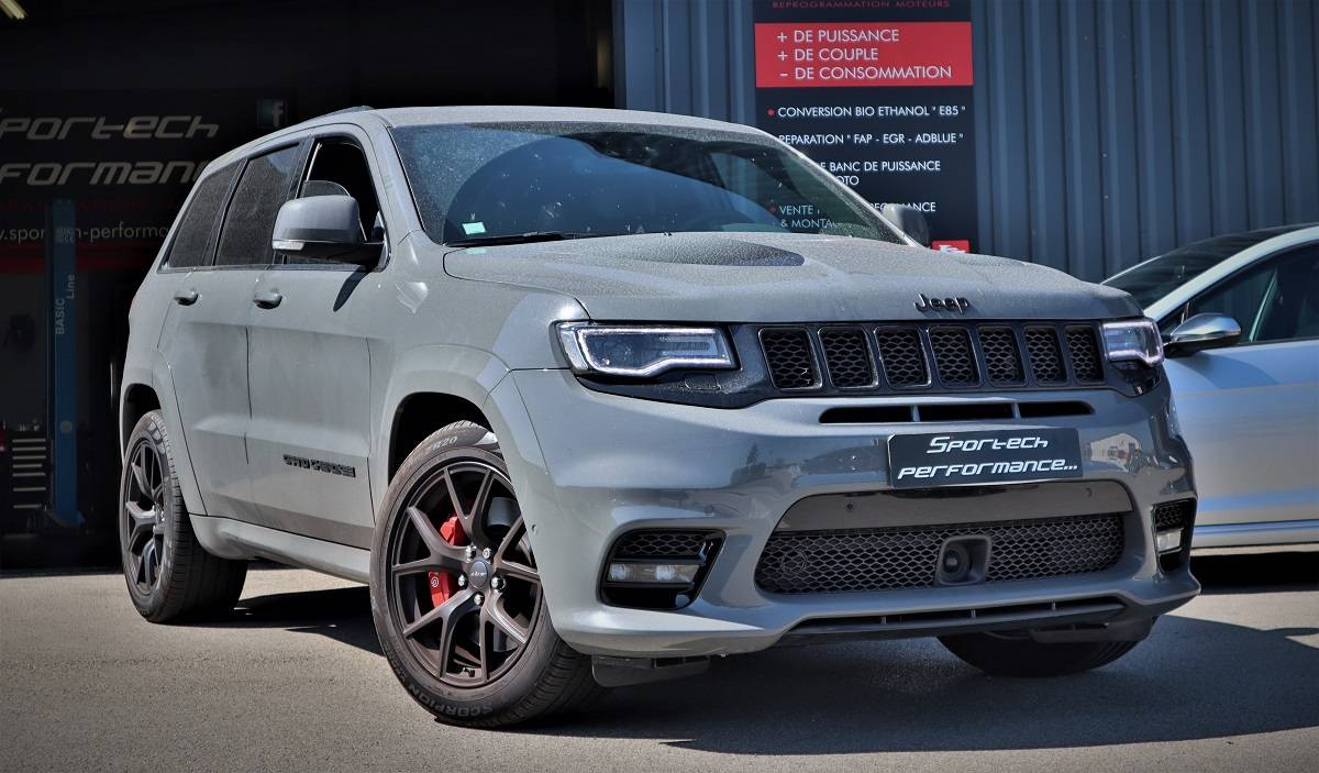 Rouler à l'éthanol avec un jeep grand cherokee srt8 près de Lyon